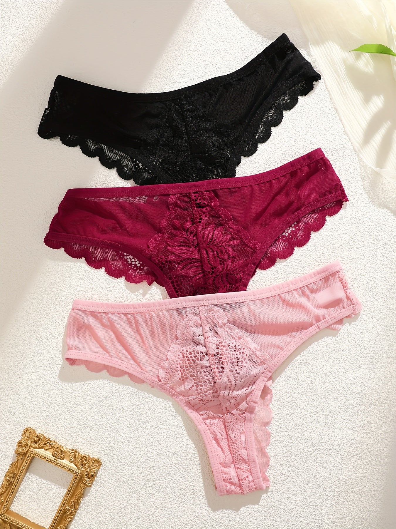 3 Pcs Sexy Lacy Trim Briefs, Breathable Semi-Sheer Thong, Women's Lingerie & Underwear