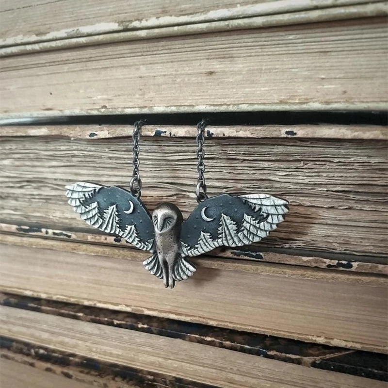 Women's Vintage Animal Totem Necklace - Silvery Owl Pendant with Moon Phase Art, Zinc Alloy Jewelry | Unique Witch Design | Perfect Gift for Ladies