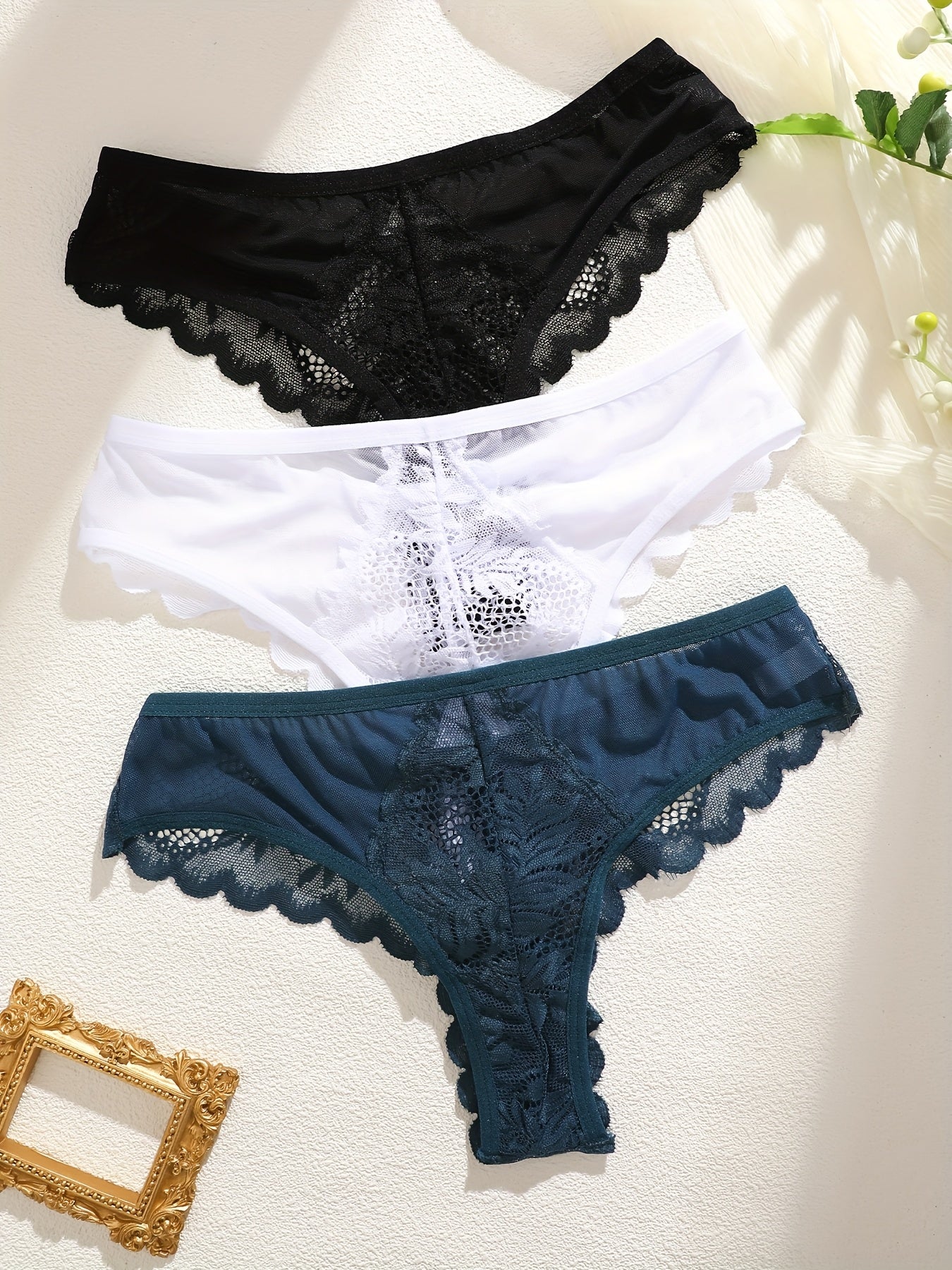 3 Pcs Sexy Lacy Trim Briefs, Breathable Semi-Sheer Thong, Women's Lingerie & Underwear