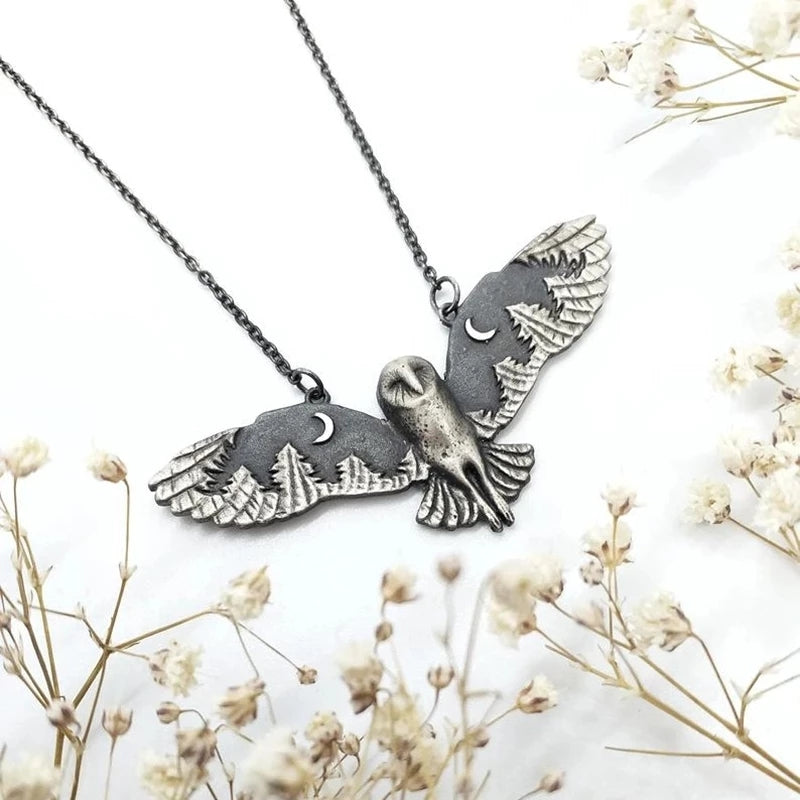 Women's Vintage Animal Totem Necklace - Silvery Owl Pendant with Moon Phase Art, Zinc Alloy Jewelry | Unique Witch Design | Perfect Gift for Ladies