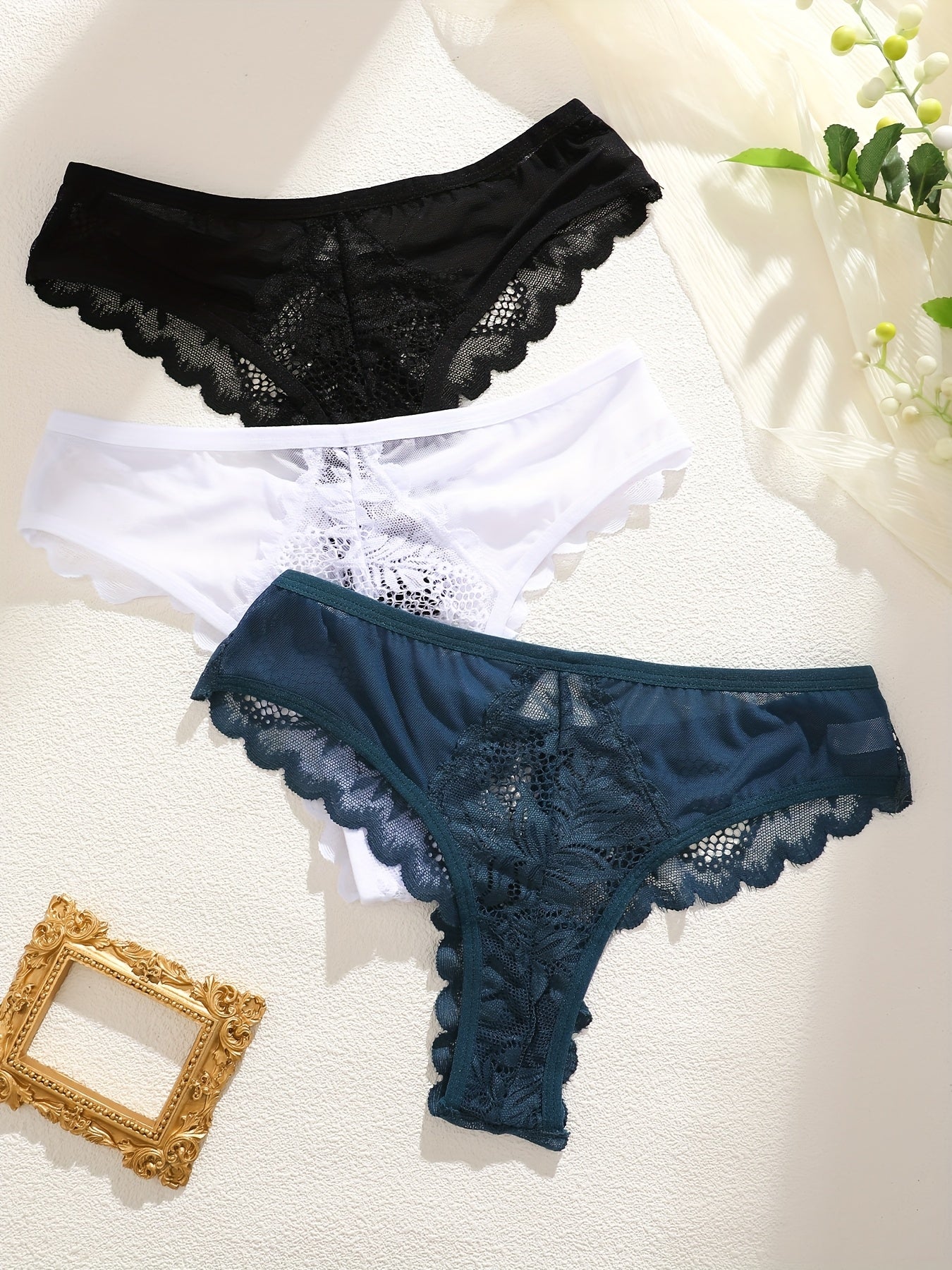 3 Pcs Sexy Lacy Trim Briefs, Breathable Semi-Sheer Thong, Women's Lingerie & Underwear