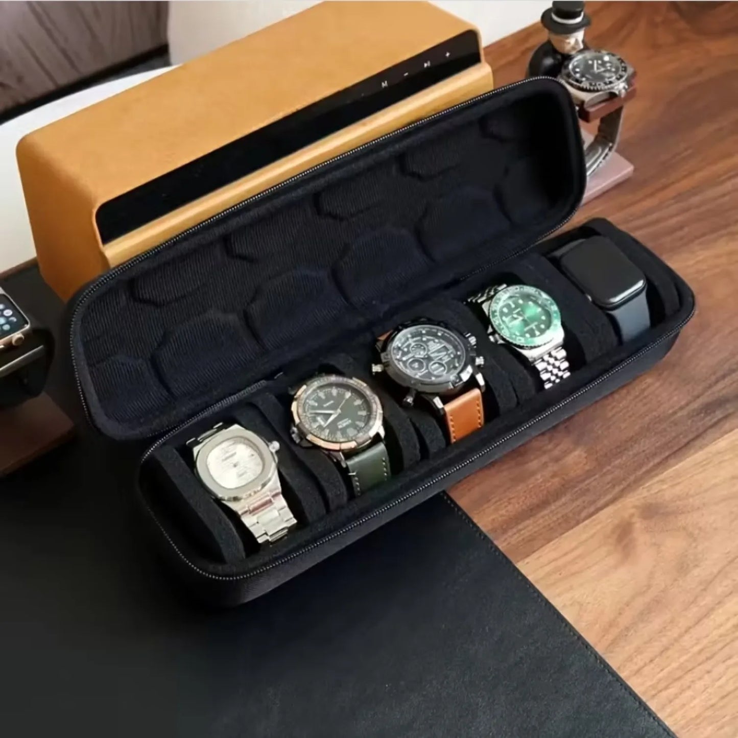 1 boîtier de montre à 5 emplacements |   Organisateur de voyage à coque rigide avec insert d'oreiller - Prêt cadeau (noir), adapté au rangement de montres intelligentes