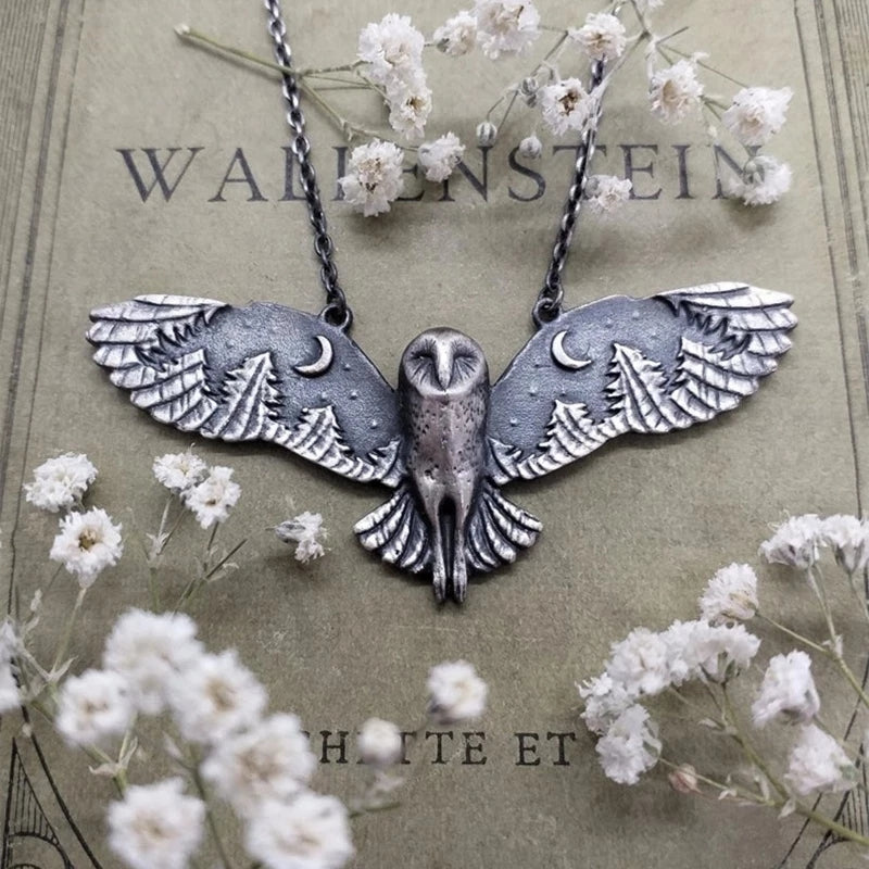 Women's Vintage Animal Totem Necklace - Silvery Owl Pendant with Moon Phase Art, Zinc Alloy Jewelry | Unique Witch Design | Perfect Gift for Ladies